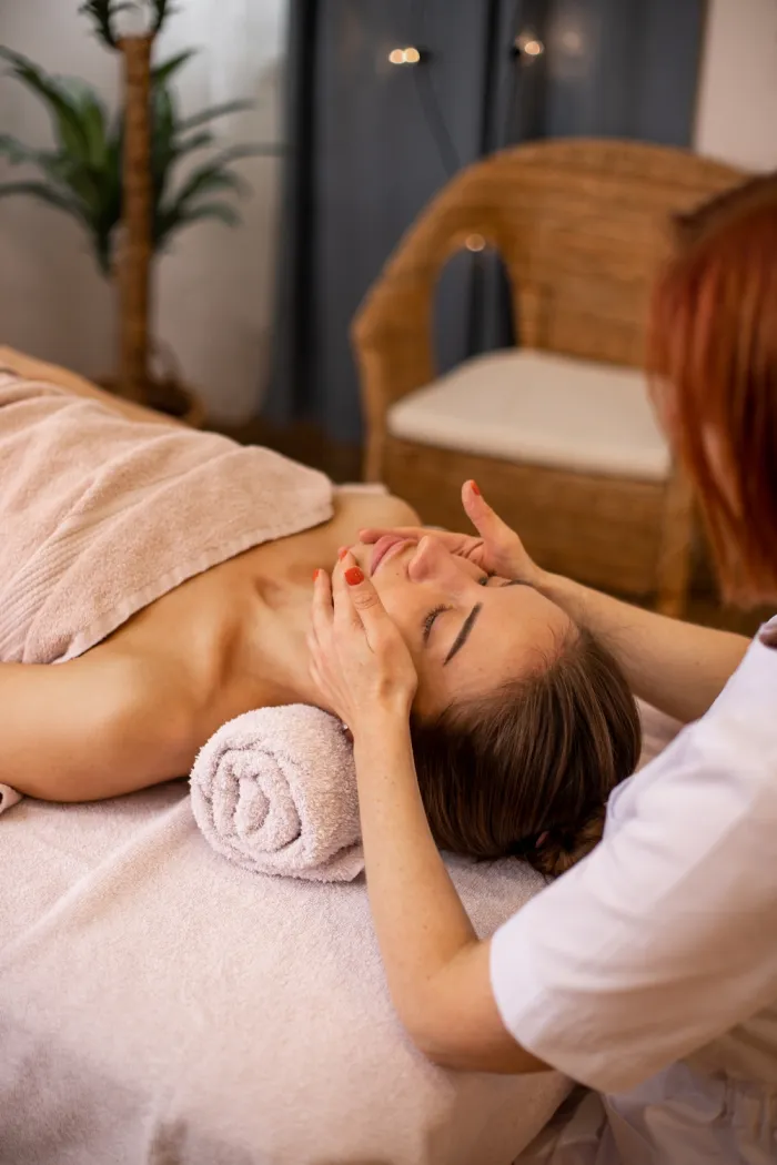 Ультразвуковая чистка лица для нормальной, комбинированной или жирной кожи с небольшим количеством комедонов